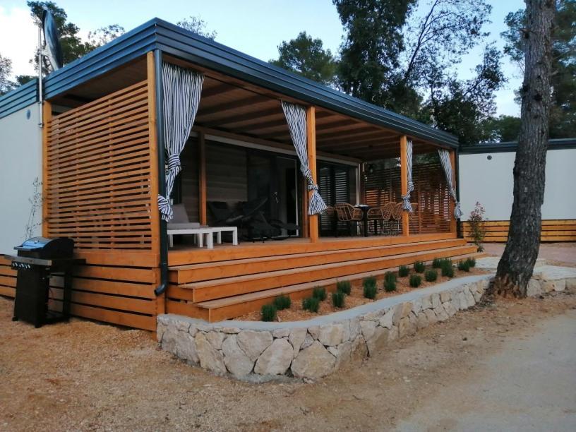 Mobile Home Anamari Биоград-на-Мору Экстерьер фото